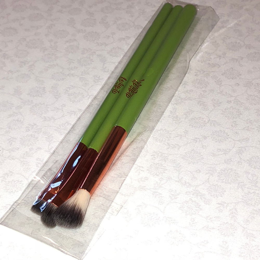 NEW! Alamar Cosmetics Ojitos Brush Set